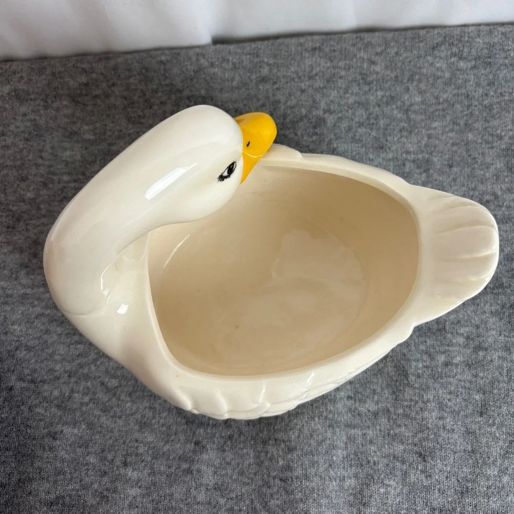 Vintage Ceramic Swan Planter Dish Cream Glossy Home Decor 8 Inch 1986